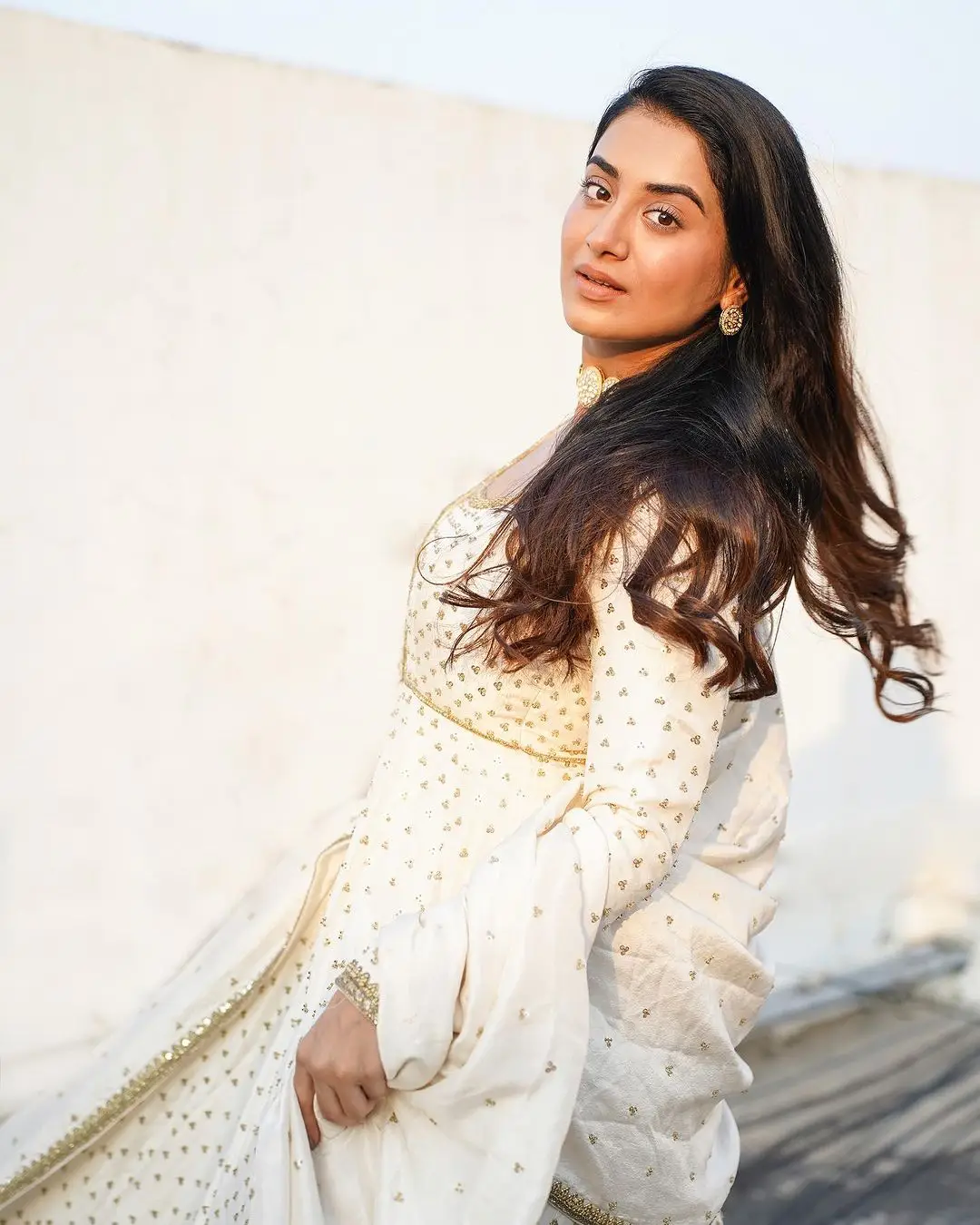 Rashi Singh in South Indian Traditional White Dress